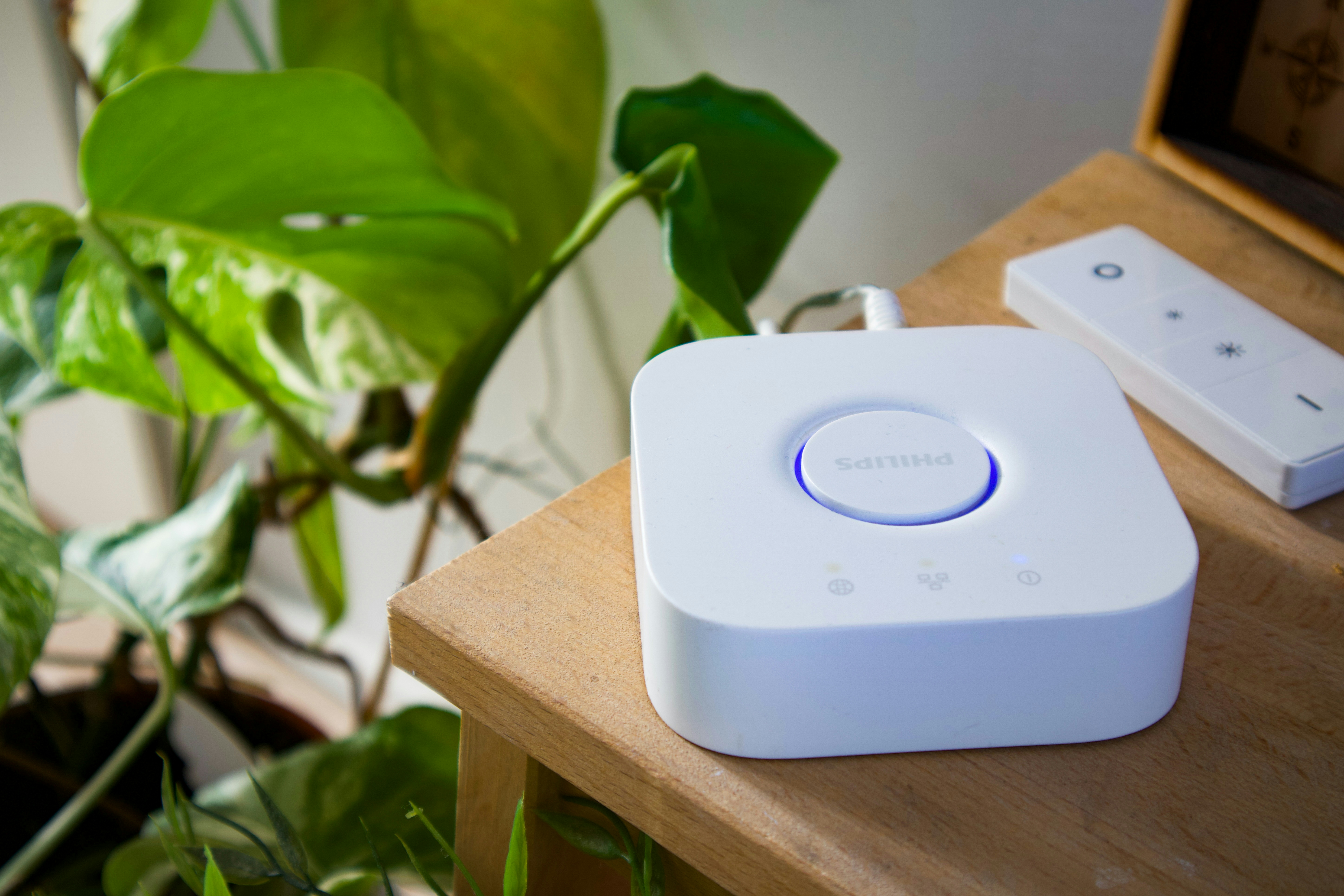 smart lighting control hub with Philips Hue bridge and remote for building automation